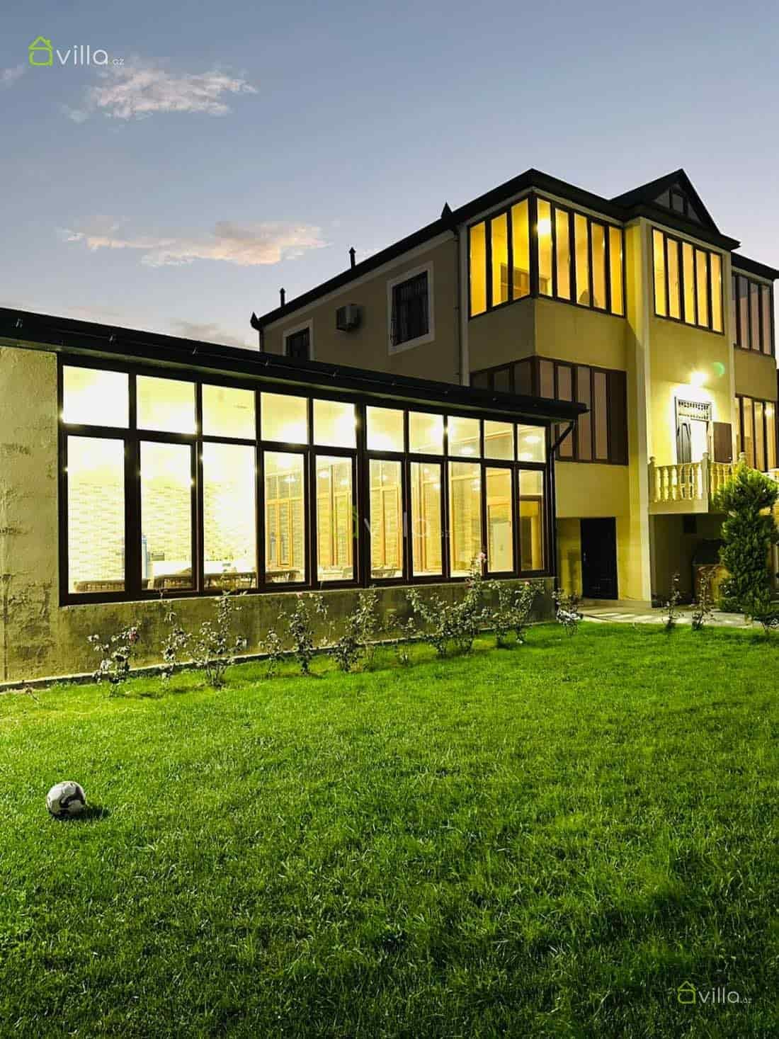 Aqua Palace Villa