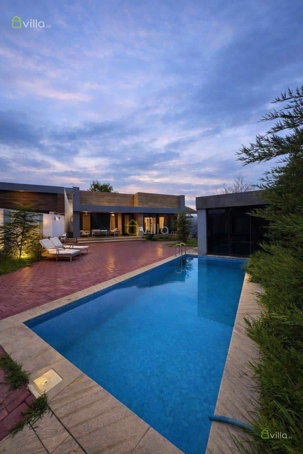 Red Villa